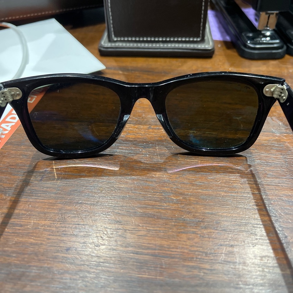 Polarized Ray bans - Picture 2 of 5